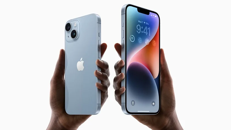 Campaign image showing size of Apple iPhone 14 Plus